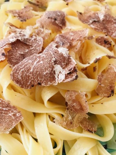 Pasta fresca all'uovo senza glutine con tartufo